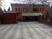 İcarəyə verilir 4 otaqlı 230 m2 obyekt 9 mkr