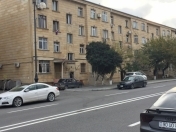 Satılır 1 otaqlı 38 m2 köhnə tikili Ayna Sultanova heykəli