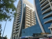 İcarəyə verilir 3 otaqlı 120 m2 yeni tikili Nərimanov heykəli