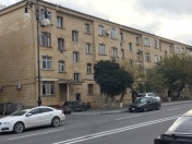 Satılır 1 otaqlı 40 m2 köhnə tikili Gənclik m.