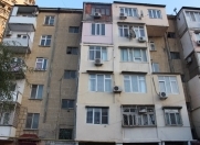 Satılır 2 otaqlı 55 m2 köhnə tikili Yasamal r.
