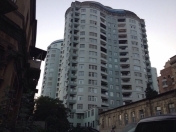İcarəyə verilir 3 otaqlı 130 m2 yeni tikili Elmlər Akademiyası m.