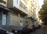 Satılır 3 otaqlı 100 m2 köhnə tikili Nərimanov heykəli