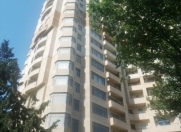 İcarəyə verilir 3 otaqlı 130 m2 yeni tikili Elmlər Akademiyası m.