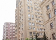 İcarəyə verilir 4 otaqlı 210 m2 yeni tikili Nizami m.