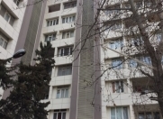 İcarəyə verilir 2 otaqlı 55 m2 köhnə tikili Elmlər Akademiyası m.