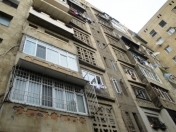 Satılır 3 otaqlı 101 m2 köhnə tikili Elmlər Akademiyası m.