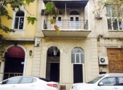 İcarəyə verilir 4 otaqlı 125 m2 köhnə tikili Sahil m.