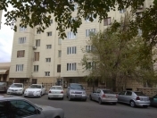 Satılır 2 otaqlı 48 m2 köhnə tikili Elmlər Akademiyası m.