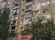 Satılır 3 otaqlı 85 m2 köhnə tikili İnşaatçılar m.