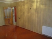 Satılır 1 otaqlı 80 m2 köhnə tikili Yasamal parkı