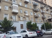 Satılır 2 otaqlı 60 m2 köhnə tikili Elmlər Akademiyası m.