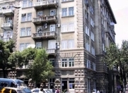 İcarəyə verilir 2 otaqlı 70 m2 köhnə tikili Azərbaycan kinoteatrı