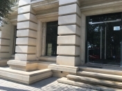 İcarəyə verilir 2 otaqlı 80 m2 obyekt Ayna Sultanova heykəli