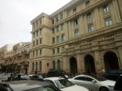 Satılır 3 otaqlı 70 m2 obyekt Nizami m.