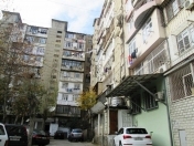 Satılır 1 otaqlı 40 m2 köhnə tikili İnşaatçılar m.