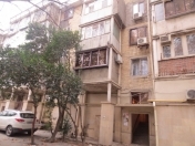 Satılır 3 otaqlı 65 m2 köhnə tikili Ayna Sultanova heykəli