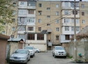 Satılır 3 otaqlı 70 m2 köhnə tikili Yasamal r.