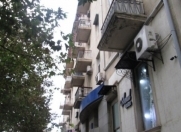 Satılır 3 otaqlı 67 m2 köhnə tikili İnşaatçılar m.