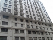 Satılır 4 otaqlı 187 m2 yeni tikili Axundov bağı