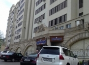 Satılır 2 otaqlı 65 m2 köhnə tikili Ayna Sultanova heykəli