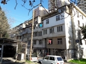 Satılır 2 otaqlı 43 m2 köhnə tikili Yasamal r.