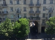Satılır 3 otaqlı 95 m2 köhnə tikili Yasamal r.