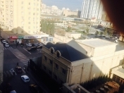 Satılır 3 otaqlı 90 m2 köhnə tikili Yasamal parkı