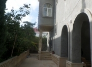 Satılır 5 otaqlı 400 m2 həyət evi Binəqədi r.