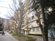 Satılır 2 otaqlı 65 m2 köhnə tikili Ukrayna dairəsi