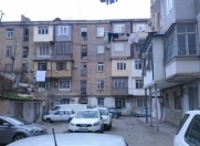 Satılır 3 otaqlı 80 m2 köhnə tikili Rusiya səfirliyi