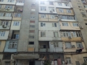 Satılır 4 otaqlı 100 m2 köhnə tikili Ayna Sultanova heykəli