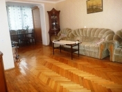 Satılır 3 otaqlı 75 m2 köhnə tikili Hüseyn Cavid parkı