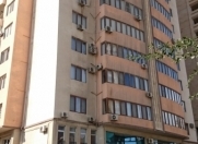 İcarəyə verilir 7 otaqlı 600 m2 yeni tikili Şah İsmayıl Xətai m.