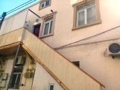 İcarəyə verilir 4 otaqlı 80 m2 həyət evi Elmlər Akademiyası m.