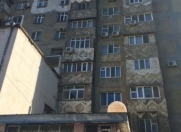 Satılır 4 otaqlı 125 m2 köhnə tikili Ayna Sultanova heykəli