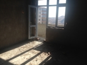 Satılır 1 otaqlı 60 m2 yeni tikili İnşaatçılar m.