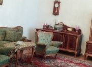 Satılır 4 otaqlı 130 m2 köhnə tikili Bakı Dövlət Universiteti