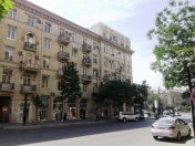 Satılır 6 otaqlı 180 m2 obyekt Nizami m.