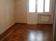 Satılır 3 otaqlı 65 m2 köhnə tikili Yasamal parkı