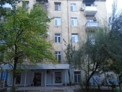 Satılır 3 otaqlı 90 m2 köhnə tikili Elmlər Akademiyası m.