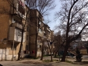 Satılır 2 otaqlı 45 m2 köhnə tikili Elmlər Akademiyası m.