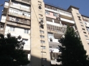 Satılır 2 otaqlı 60 m2 köhnə tikili Ayna Sultanova heykəli