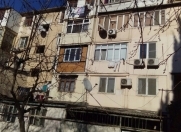 Satılır 2 otaqlı 50 m2 köhnə tikili İnşaatçılar m.