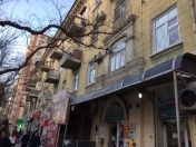 Satılır 1 otaqlı 40 m2 köhnə tikili Yasamal r.