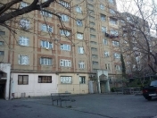 Satılır 3 otaqlı 80 m2 köhnə tikili 9 mkr