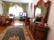 Satılır 3 otaqlı 110 m2 köhnə tikili Ayna Sultanova heykəli