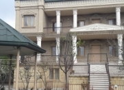 Satılır 10 otaqlı 650 m2 həyət evi Bakı