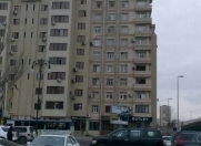 Satılır 3 otaqlı 80 m2 köhnə tikili Ayna Sultanova heykəli