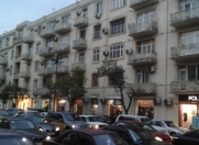 Satılır 2 otaqlı 60 m2 köhnə tikili İncəsənət və Mədəniyyət Un.